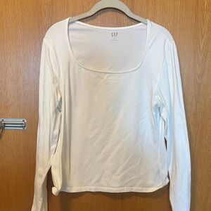 GAP Scoop Neck Women's Cream Long Sleeve Tee -fitted